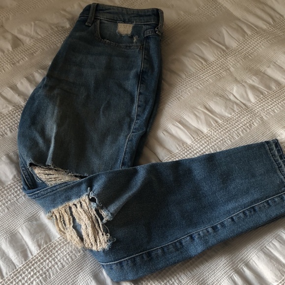 Hollister High Rise Distressed Denim Jeans - Picture 2 of 10